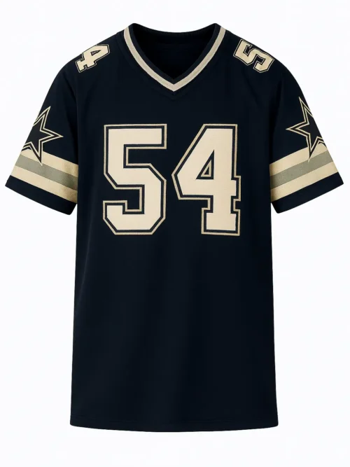 Camiseta oversize estilo fútbol americano con número 54, estrellas y franjas contrastantes: actitud vintage, esencia streetwear.