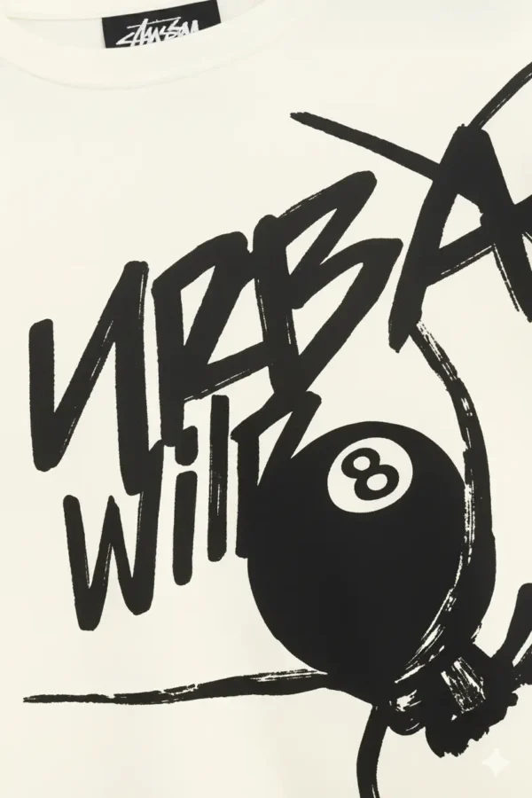 Eightbite Camiseta Eightbite con diseño de araña y bola 8: gráfica salvaje, estilo urbano y energía streetwear.